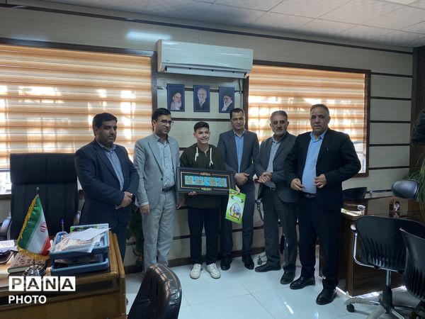 دومین جلسه مشورتی شورای دانش‌آموزی شهرستان با حضور مدیر آموزش و پرورش باخرز