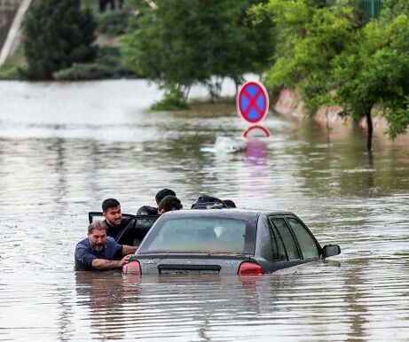 وزیر بهداشت پیگیر وضعیت خدمات‌رسانی به سیل‌زدگان مشهد شد