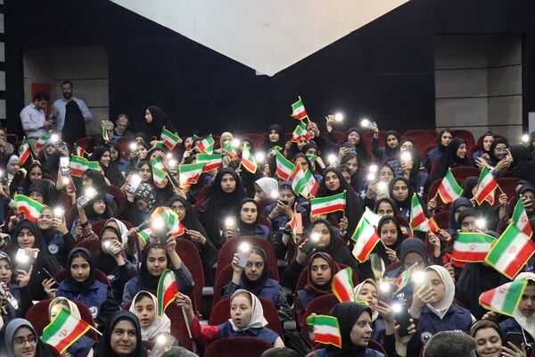 آیین تجلیل از دختران دانش‌آموز خبرنگار منتخب پانا شهرستان‌های استان تهران