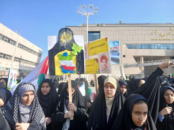 ۱۳ آبان،  روز آشکار ساختن ناتوانی استکبار 