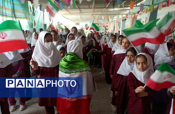 زنگ انقلاب در مدرسه شهید ابراهیم تنیده ناحیه یک بندرعباس به صدا در آمد