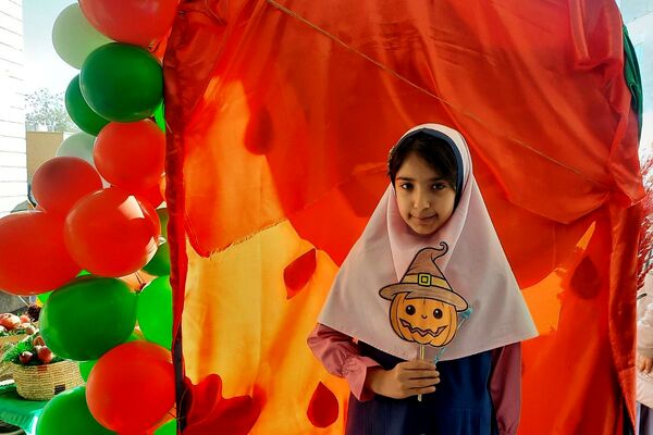 برگزاری مراسم جشن یلدا در مدرسه مهرآیین و مدرسه مریم بهارستان۲