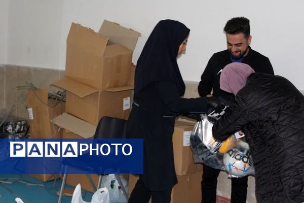 اهدای وسایل ورزشی به مدارس ناحیه یک شهرری