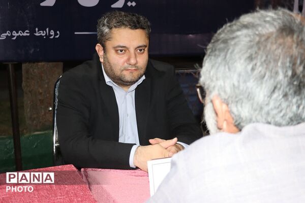 میز خدمت مدیران ارشد بخش کهریزک در تجمعات مردمی شبانه