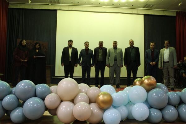 تقدیر از دانش‌آموزان منتخب استانی و کشوری جشنواره نوجوان خوارزمی در نیشابور 