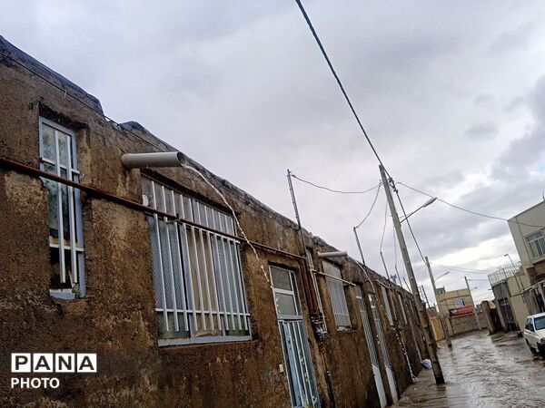 ‌‌باران رحمت الهی،باران بهاری و تماشایی باز هم مهمان شهر نیشابور شد