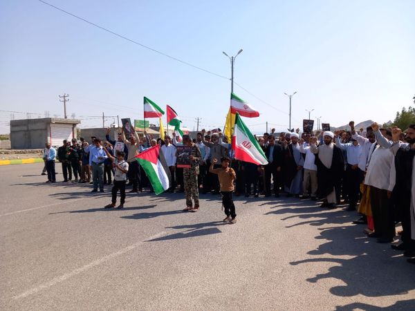 ابراز همدردی مردم سندرک و فین با مردم فلسطین در راهپیمایی روز قدس