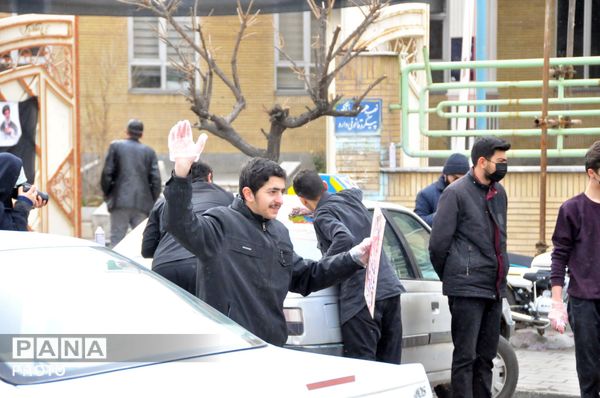 شابلون‌نویسی خیابانی در مرند توسط دانش‌آموزان