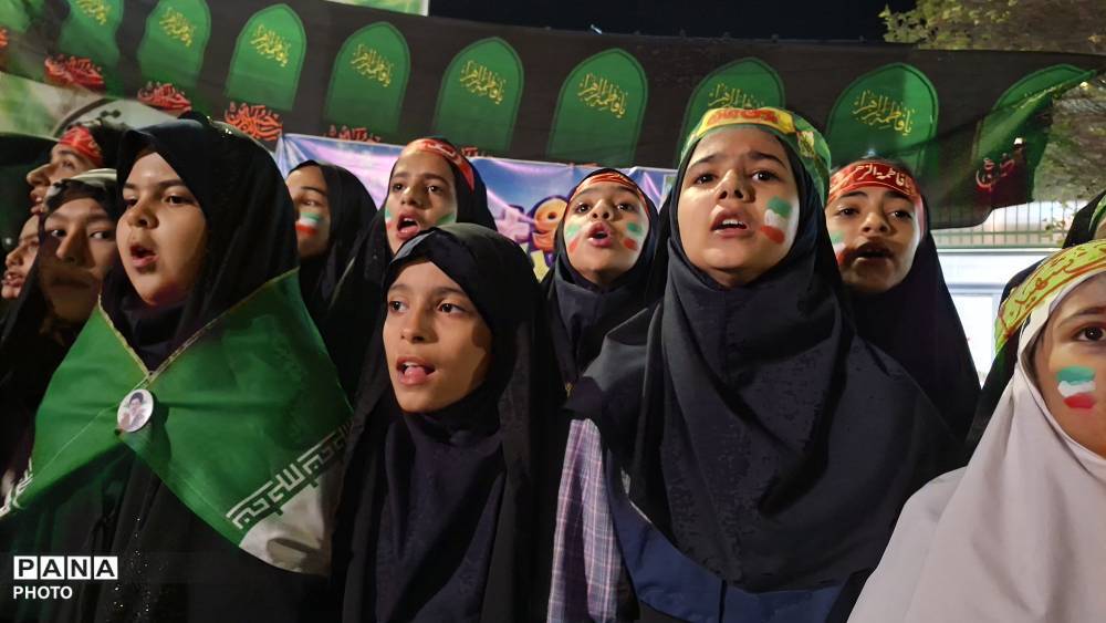 برگزاری برنامه فرهنگی‌هنری «موکب عشاق‌الزهرا» به همت دبستان دخترانه شهادت در یزد