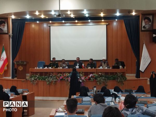 نشست صمیمی فرماندار نیشابور با خبرنگاران