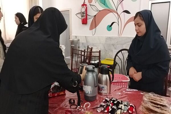 برپایی نمایشگاه و بازارچه کارو فناوری در دبیرستان شهید مجید دهنوی نیشابور