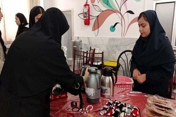 برپایی نمایشگاه و بازارچه کارو فناوری در دبیرستان شهید مجید دهنوی نیشابور