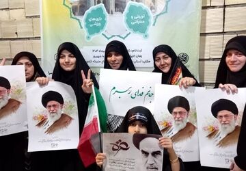 حماسه و اقتدار زینبی در دفاع از امام خامنه‌ای