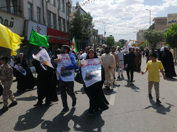 راهپیمایی نمازگزاران جمعه قم در حمایت از عملیات وعده صادق و طرح نور