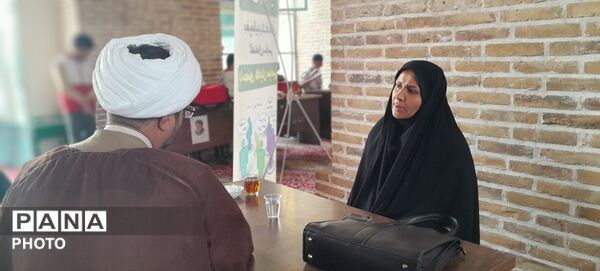 خدمت رسانی ادارات و سازمان های شهرستان نیشابور در میزخدمت نماز جمعه 