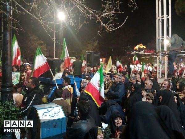 پیمان دوباره با رهبری با نوای رسای مهدی رسولی در آیین تجدید بیعت 