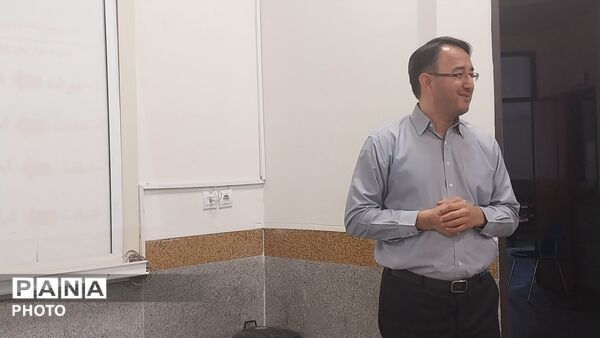 کارگاه آموزشی خودشناسی در دبیرستان آرمینه مصلی‌نژاد
