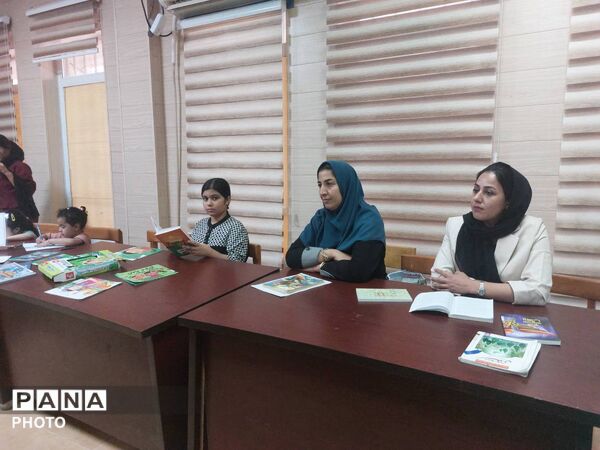 برگزاری نشست «خانواده کتاب‌خوان» در کتابخانه الزهرا(س) حاجی‌آباد
