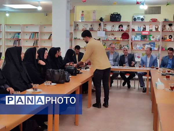 جلسه تقدیر از مدیران و معاونین پرورشی در کانون پرورش فکری کودکان و نوجوانان