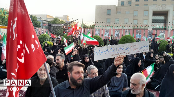 اجتماع بزرگ عزاداران امام شهید آیت‌الله العظمی سید‌علی حسینی خامنه‌ای «ره» در میدان امام حسین«ع»اصفهان