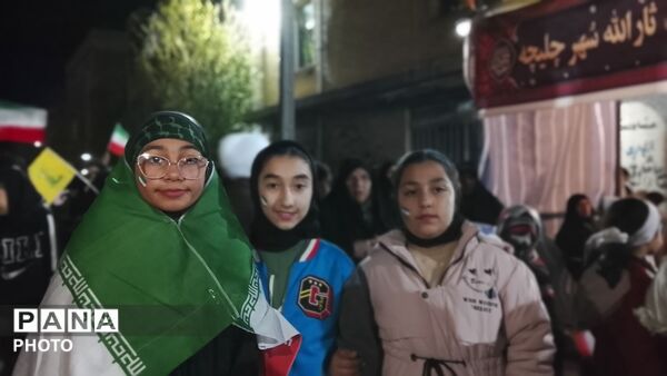 هم‌نواییِ قلب‌ها در مسیرِ ظهور؛ فریاد «یا مهدی» در راهپیماییِ بصیرت