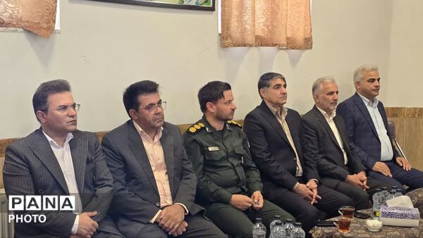 جشن شکوفه‌ها ویژه دانش‌آموزان کلاس اول بافق 