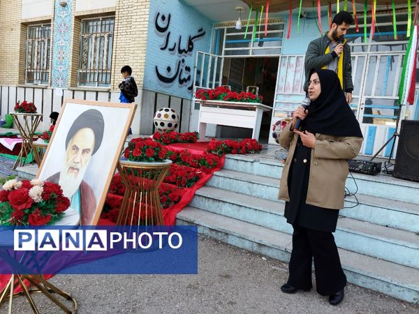 آشنایی دانش‌آموزان با مفاهیم کارآفرینی