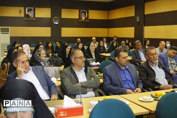  آیین تجلیل از معلمان نمونه منطقه‌ای در شهرستان فیروزکوه
