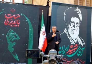 حضور مردم در تشییع رهبر شهید، تجدید بیعت با آرمان‌های انقلاب است
