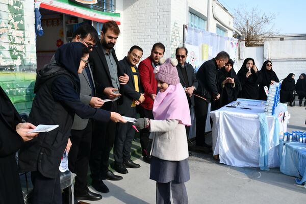 جشن شیر در مدرسه ابتدایی زینب قهرمانی مه‌ولات