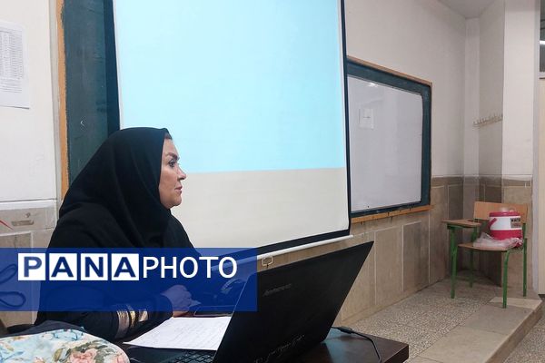 برگزاری همایش انتخاب رشته کنکور سراسری در مدرسه شهید راستی پردیس 