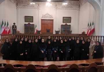 حضور دانش‌آموزان مرکز پرورش استعدادهای درخشان فرزانگان ملارد در مجلس شورای اسلامی