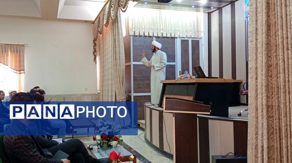 جلسه‌ ضمن خدمت با موضوع نماز و شیوه‌های نماز در بن