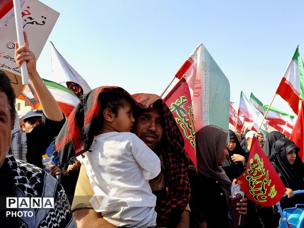 وداع پرشور نوجوانان با آقای شهید ایران 