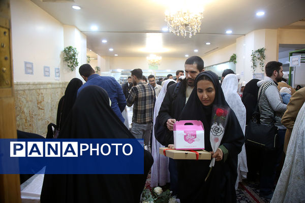 جشن ازدواج ۷۳۰ زوج دانشجوی در حرم حضرت معصومه(س)