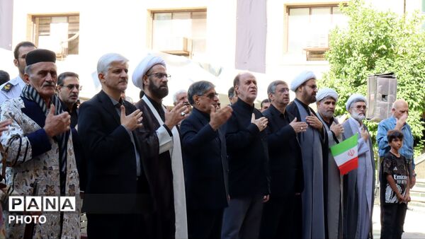 وداعِ اشک‌آلودِ هزاران فرهنگی با رهبرِ شهیدِ آسمانی