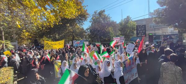طنین شعارهای ضد استکباری در شاندیز