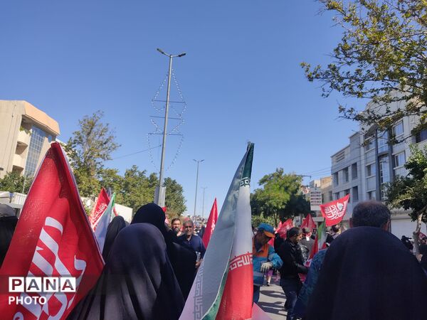 حضور پرشور ملت عظیم الشأن ایران در مراسم وداع با پیکر رهبر شهید