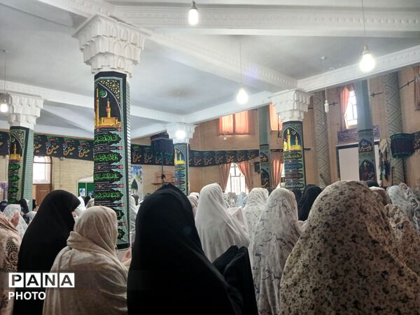 مصلای باخرز میزبان نمازگزاران ولایتمدار