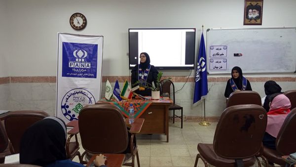 برگزاری کارگاه تخصصی خبرنویسی، عکاسی و طراحی پوستر ویژه دانش‌آموزان دختر در شهرستان جم