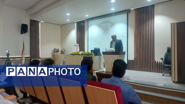 جلسه تبیین برنامه های عملیاتی حوزه معاونت ابتدایی ناحیه 6