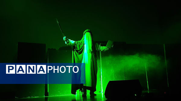 هنر تئاتر در خدمت پیام عاشورا؛ نگاهی تازه در «طلوع در محاق»