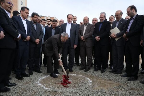 آغاز عملیات اجرایی مجموعه مدارس کوی پرواز همدان با حضور وزیر آموزش‌وپرورش