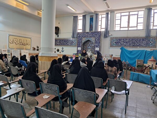 بازدید دانش آموزان پایه نهم آموزشگاه بنت الهدی یک از هنرستان فنی حرفه ای سماء
