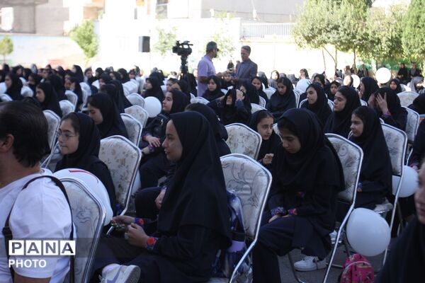 برگزاری جشن جوانه‌ها در مدرسه مهدیه زنجان با حضور مسئولان استانی