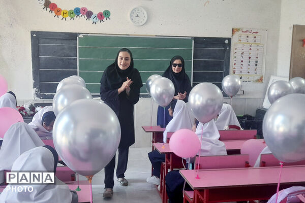 آغاز سال تحصیلی در دبستان نعمت‌الهی آباده