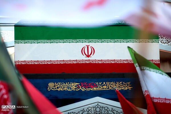 مراسم تشییع پیکر مطهر رهبر شهید انقلاب در تهران - 3