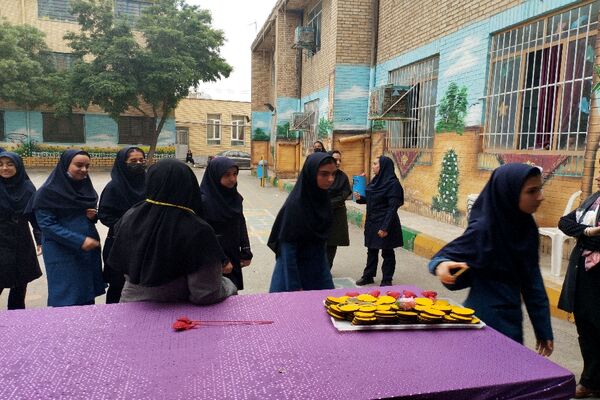 مراسم روز دختر و تقدیر از دانش‌آموزان نمونه و رتبه برتر