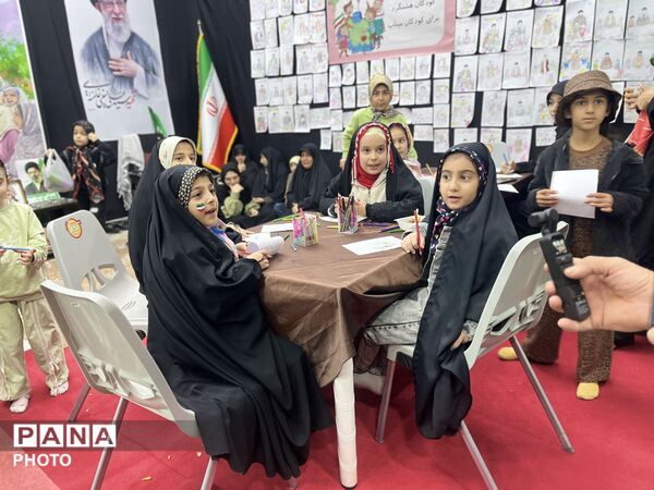 نمایشگاه یادبود شهدای دانش‌آموز میناب