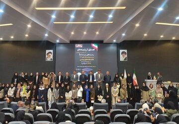 تجلیل از ستارگان کنکور در اداره آموزش و پرورش اسلامشهر 